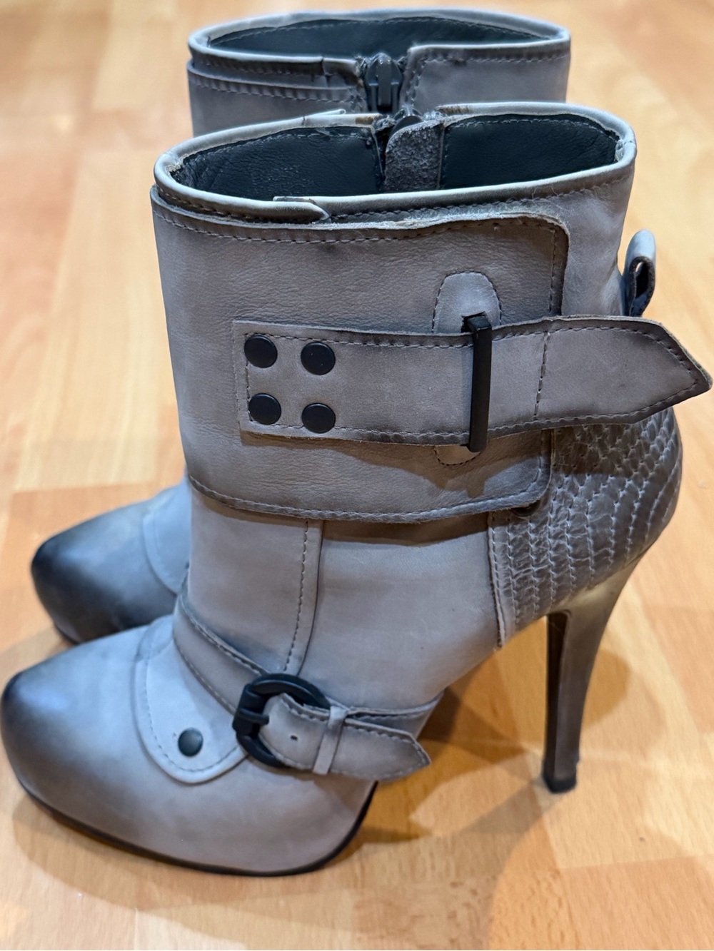 ASH Iona Grey Distressed Leather Buckle Boots size EU 37 / US 6.5-7 - Picture 8 of 12